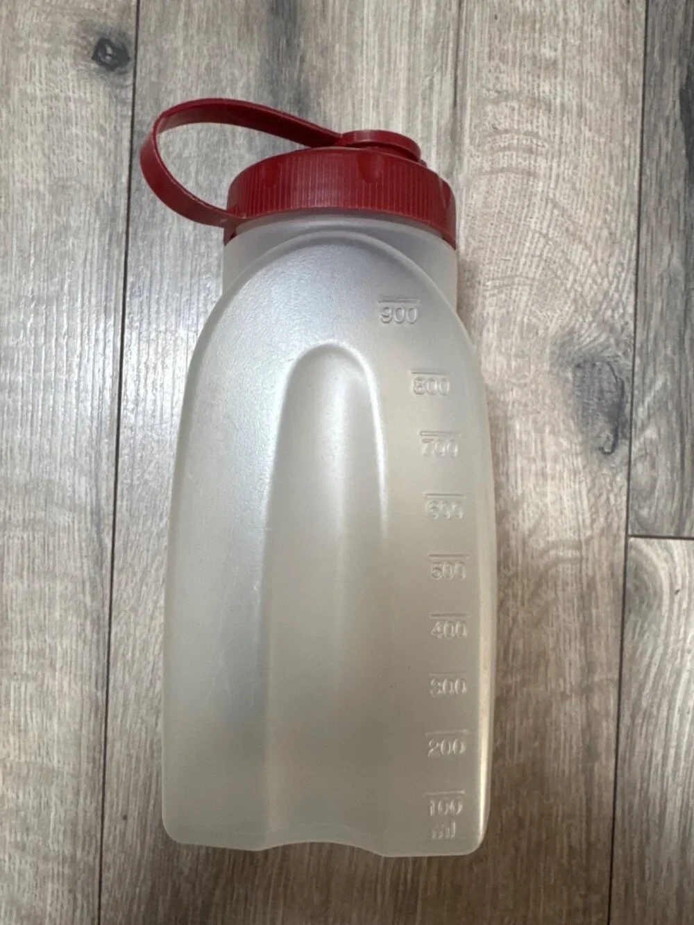 Rubbermaid size shipper bottle